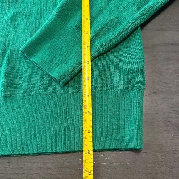 J Crew Women’s Merino Wool Ruffle Neck Green Sweater Size M - Picture 5 of 7
